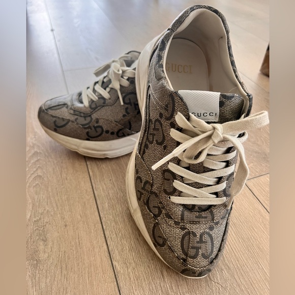Gucci Rhyton sneaker~ - Picture 1 of 5